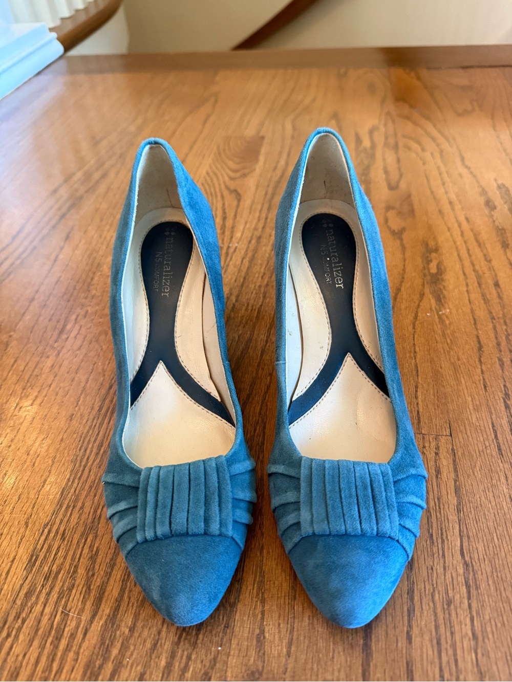 Naturalizer Blue Suede Pleated Pumps Heels Size 8